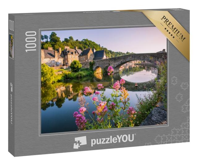 Puzzle 1000 Teile „Mittelalterliche Brücke und Steinhäuser am Fluss Rance, Bretagne, Frankreich“