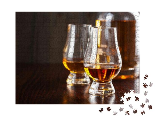 Puzzle 1000 Teile „Flasche und Gläser mit Whisky “