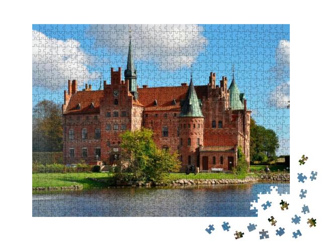 Puzzle 1000 Teile „Schloss Egeskov, ein märchenhaftes Wahrzeichen in Dänemark“