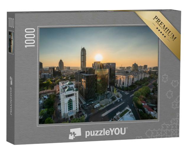Puzzle 1000 Teile „Moderne Gebäude mit Stahl und Glas im Sonnenuntergang, Johannesburg, Südafrika“