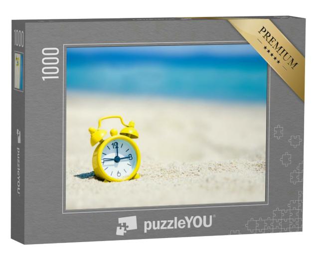 Puzzle 1000 Teile „Gelber Wecker im Sand am Meer“