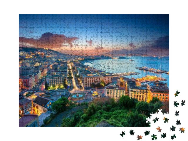 Puzzle 1000 Teile „ Stadtluftaufnahme von Neapel, Kampanien, Italien bei Sonnenaufgang“