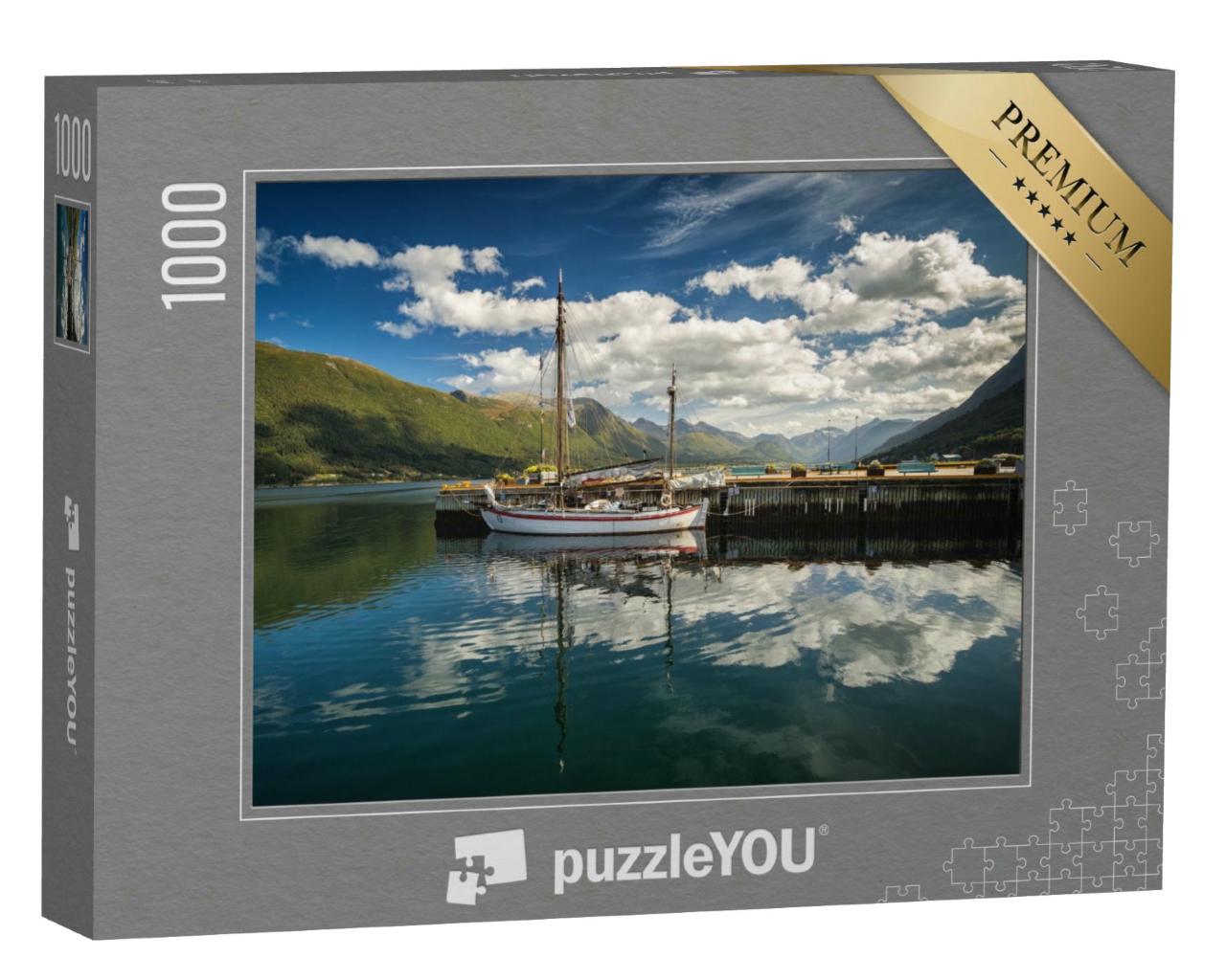 Puzzle 1000 Teile „Hafen von Andalsnes mit Booten im Sommer, Norwegen“