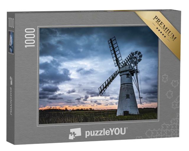 Puzzle 1000 Teile „Eine Mühle auf einem Feld mit Sonnenuntergang“