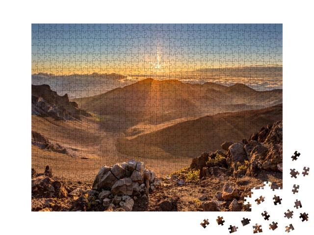 Puzzle 1000 Teile „Mystischer Sonnenaufgang hinter dem Vulkan Haleakala, Maui, Hawaii“