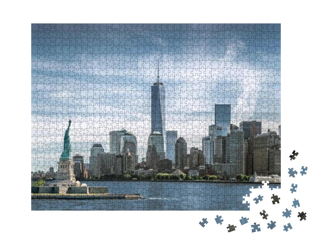 Puzzle 1000 Teile „Freiheitsstatue, Skyline von Manhatten, One World Trade Center, New York City“