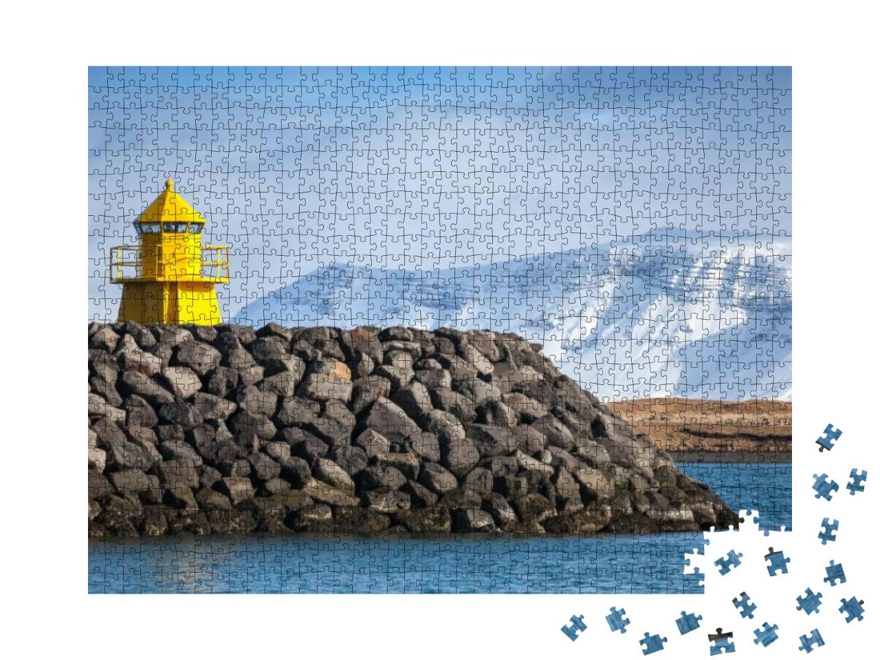 Puzzle 1000 Teile „Gelber Leuchtturm auf steinernem Wellenbrecher vor dem Hafen von Reykjavik“