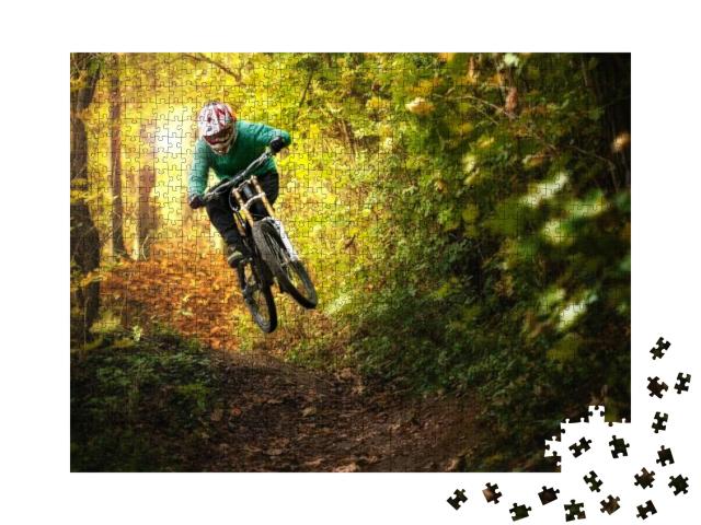 Puzzle 1000 Teile „Mountainbiker im Herbstwald“
