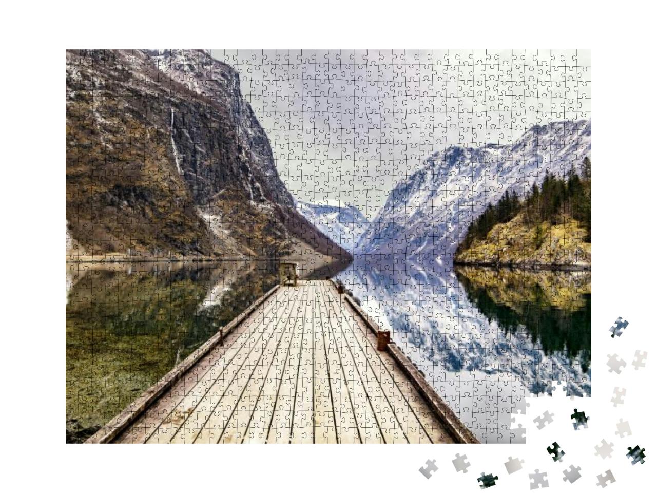 Puzzle 1000 Teile „Blick von Gudvangen Dorf zum Fjord, Norwegen“