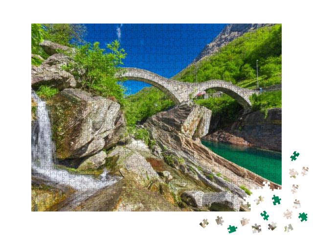 Puzzle 1000 Teile „Doppelbogen-Steinbrücke bei Ponte dei Salti“