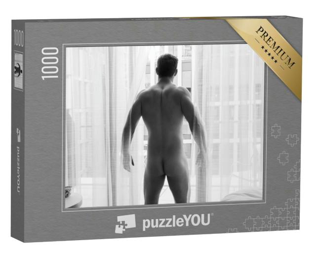 Puzzle 1000 Teile „Aktfotografie: Nackter Mann am Fenster“