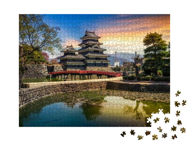 Puzzle 1000 Teile „Altes Schloss Matsumoto im Sonnenaufgang, Matsumoto, Japan“