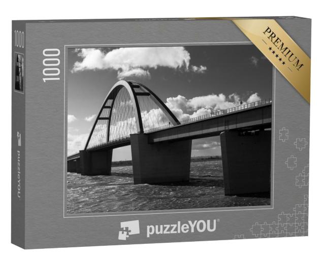 Puzzle 1000 Teile „Fehmarnsundbrücke, Ostsee, schwarz-weiß“