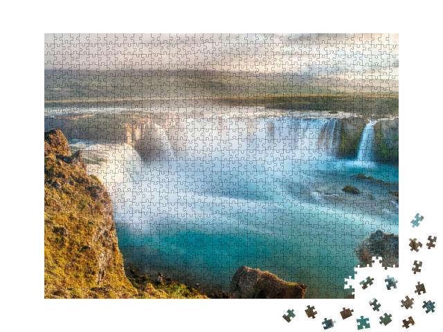 Puzzle 1000 Teile „Isländischer Wasserfall im Norden der Insel“