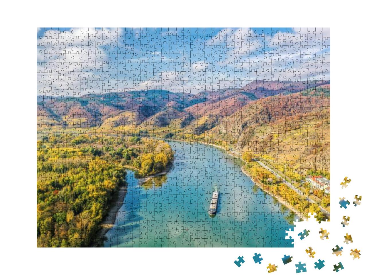 Puzzle 1000 Teile „Panorama des Wachautals mit Schiff auf der Donau“