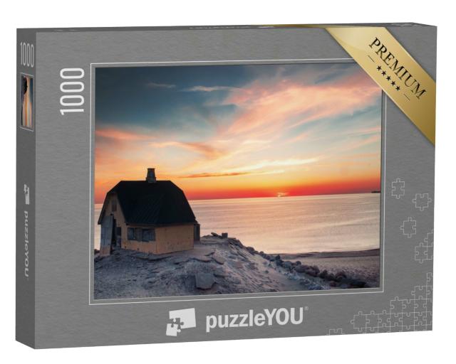 Puzzle 1000 Teile „Sonnenuntergang in Nordjütland: gelbes Dänenhaus mit Meerblick“