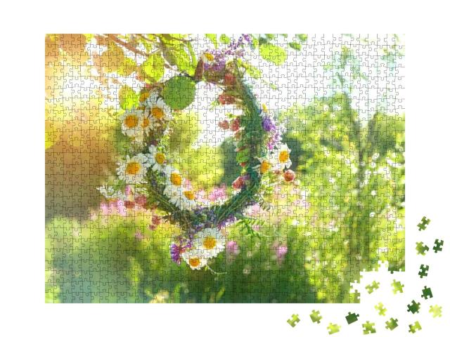 Puzzle 1000 Teile „Wunderschöner Blumenkranz aus Feldblumen“