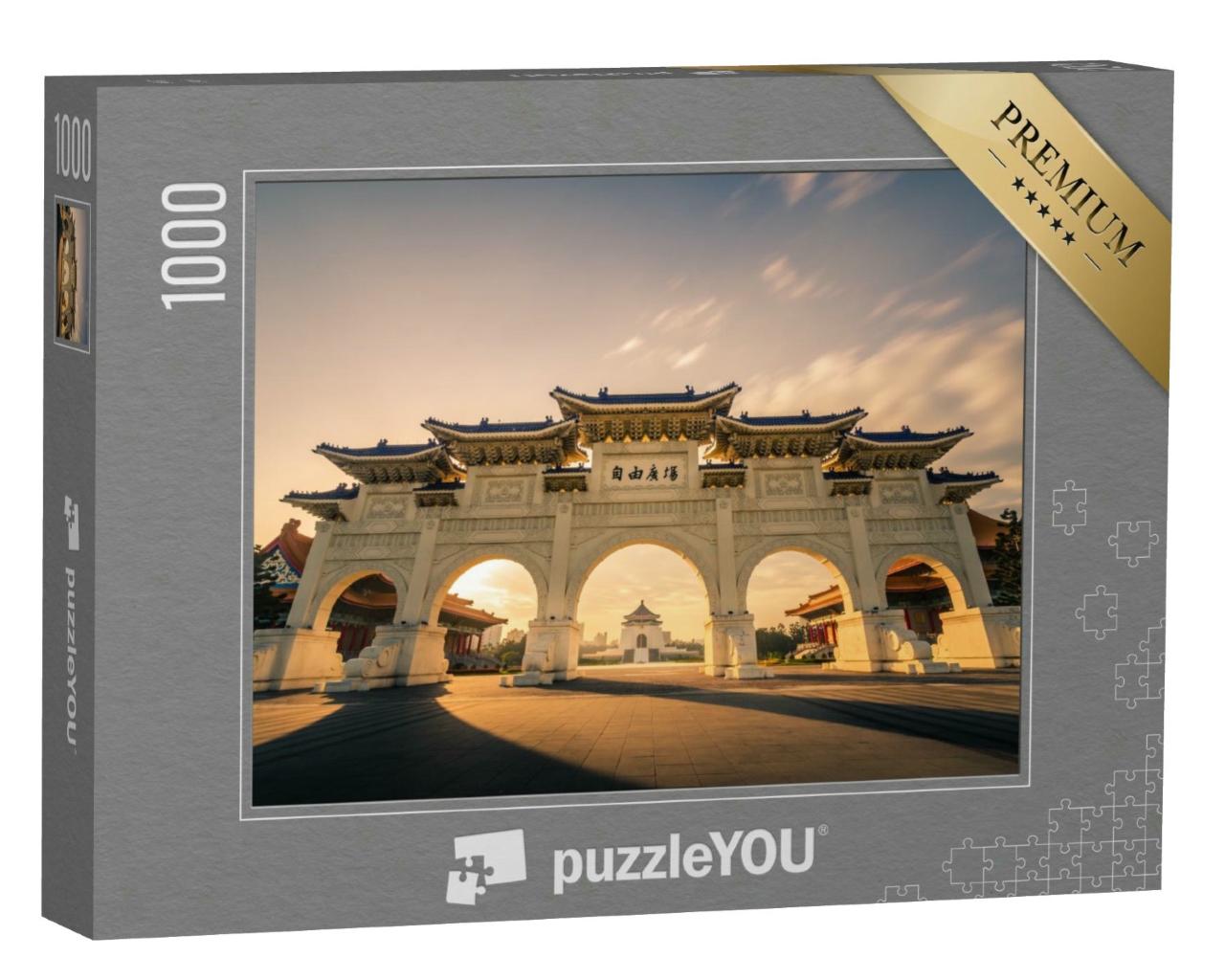 Puzzle 1000 Teile „Morgendämmerung: Freiheitsplatz mit Fronttor der Chiang Kai-Shek, Taipeh, Taiwan“