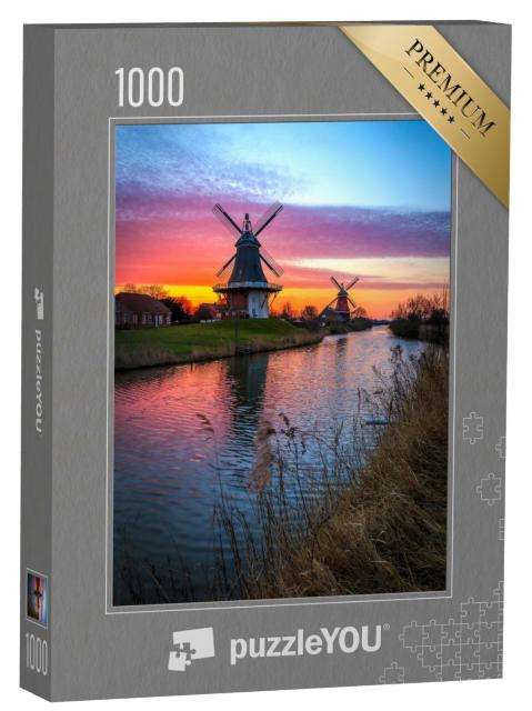 Puzzle 1000 Teile „Zwillingsmühlen von Greetsiel, Ostfriesland bei Sonnenaufgang“