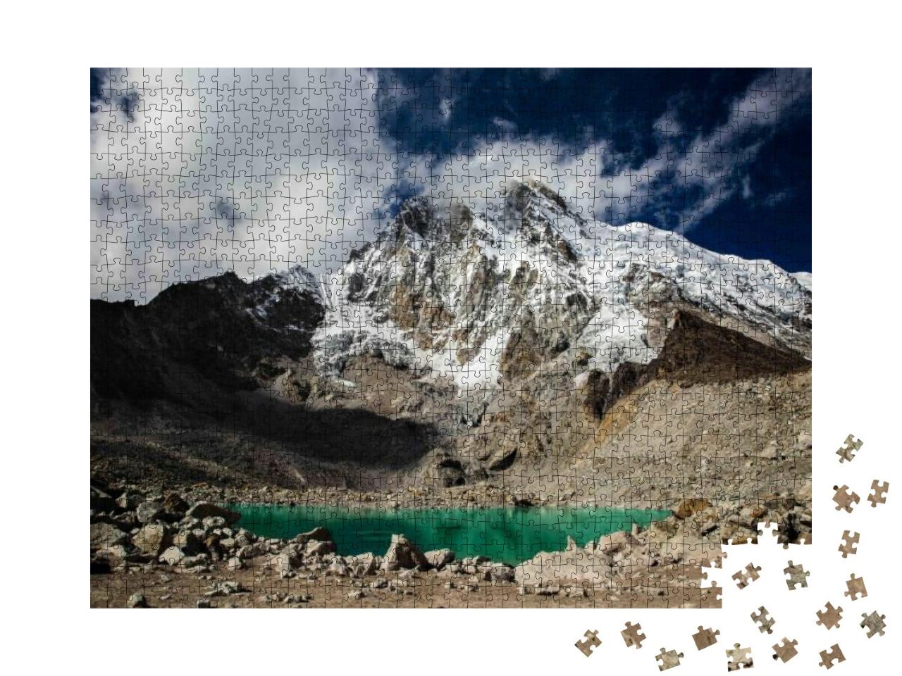 Puzzle 1000 Teile „Himmel, Berge im Eis und See am Mount Pumori, Himalaya“