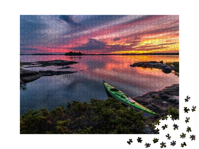 Puzzle 1000 Teile „Kajak am Ufer des Eagle Lake an einem ruhigen Abend, Ontario, Kanada“