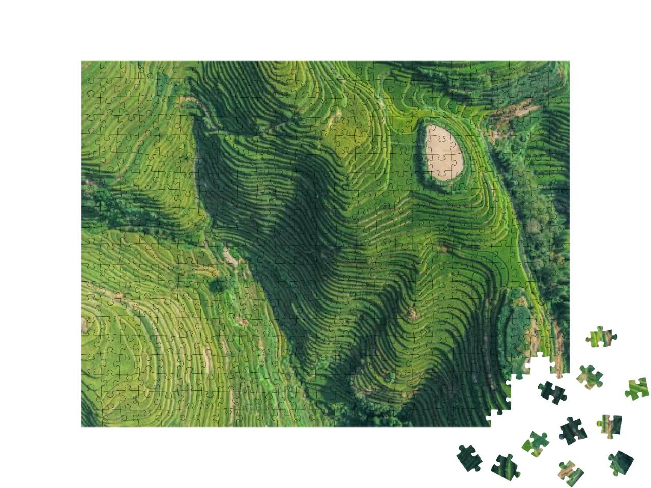 Puzzle 500 Teile „Luftaufnahme von grünen und gelben Reisfeldern in China“