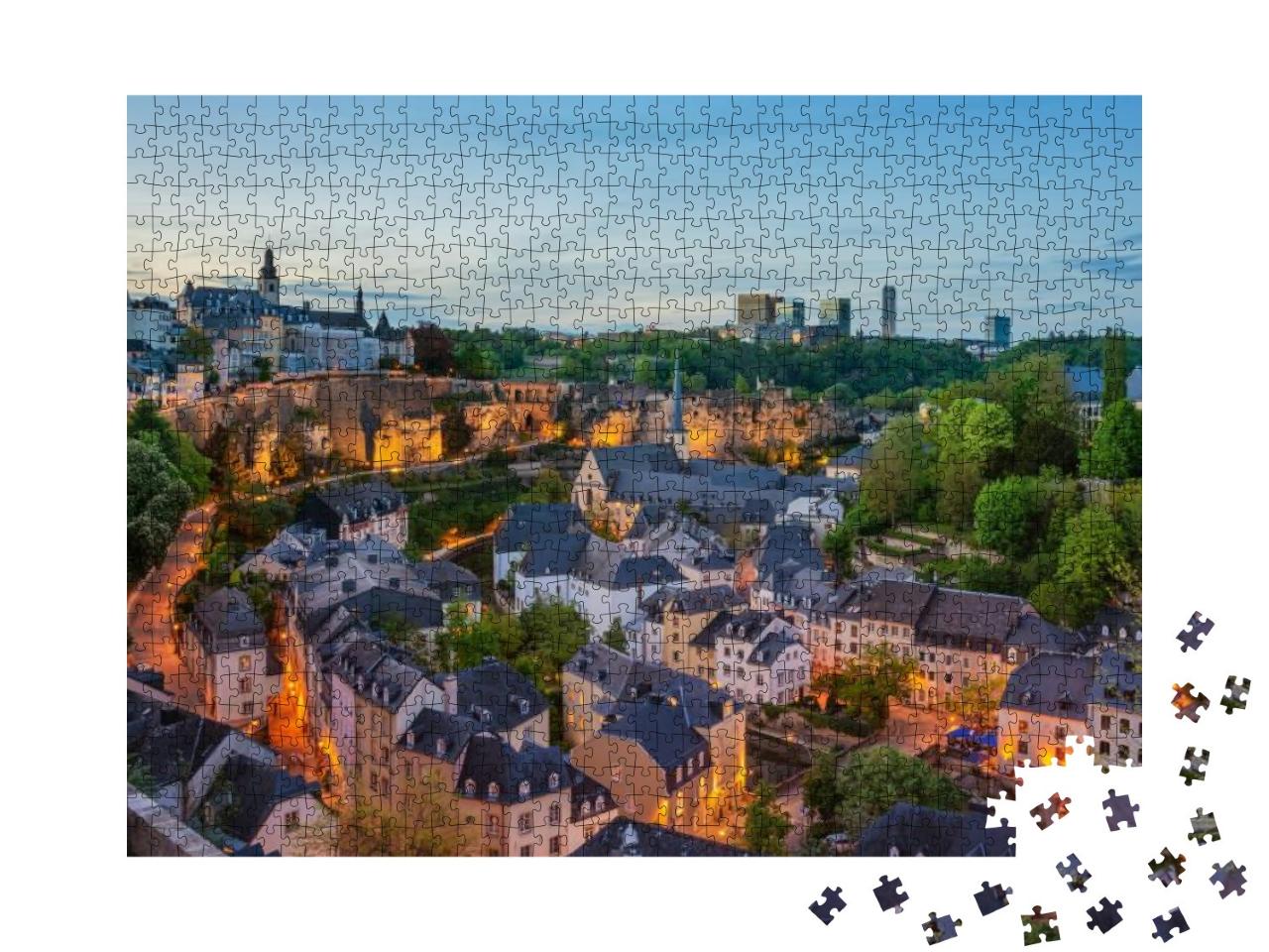 Puzzle 1000 Teile „Nachtansicht von Luxemburg: Blick vom Kirchberg“