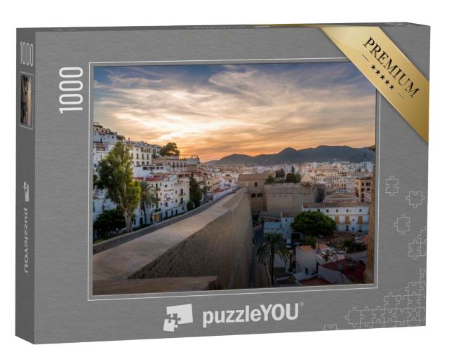 Puzzle 1000 Teile „Dalt Vila und die Burg Almudaina in der Altstadt von Ibiza“