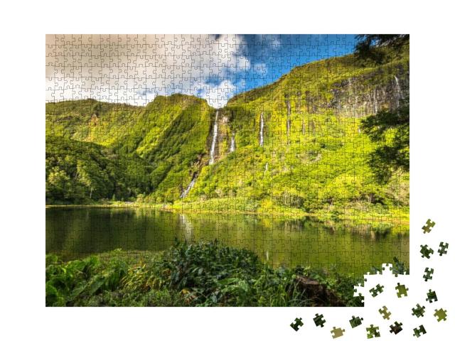 Puzzle 1000 Teile „Die grünen Klippen der Insel Flores, Azoren, Portugal“
