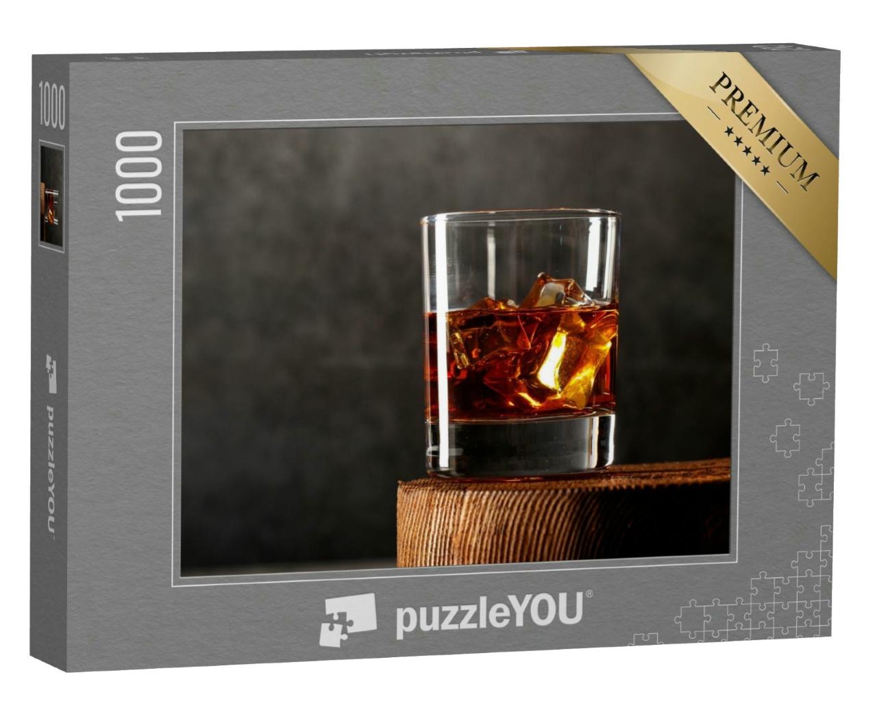 Puzzle 1000 Teile „Whiskey oder Brandy mit Eis in einem Glas “