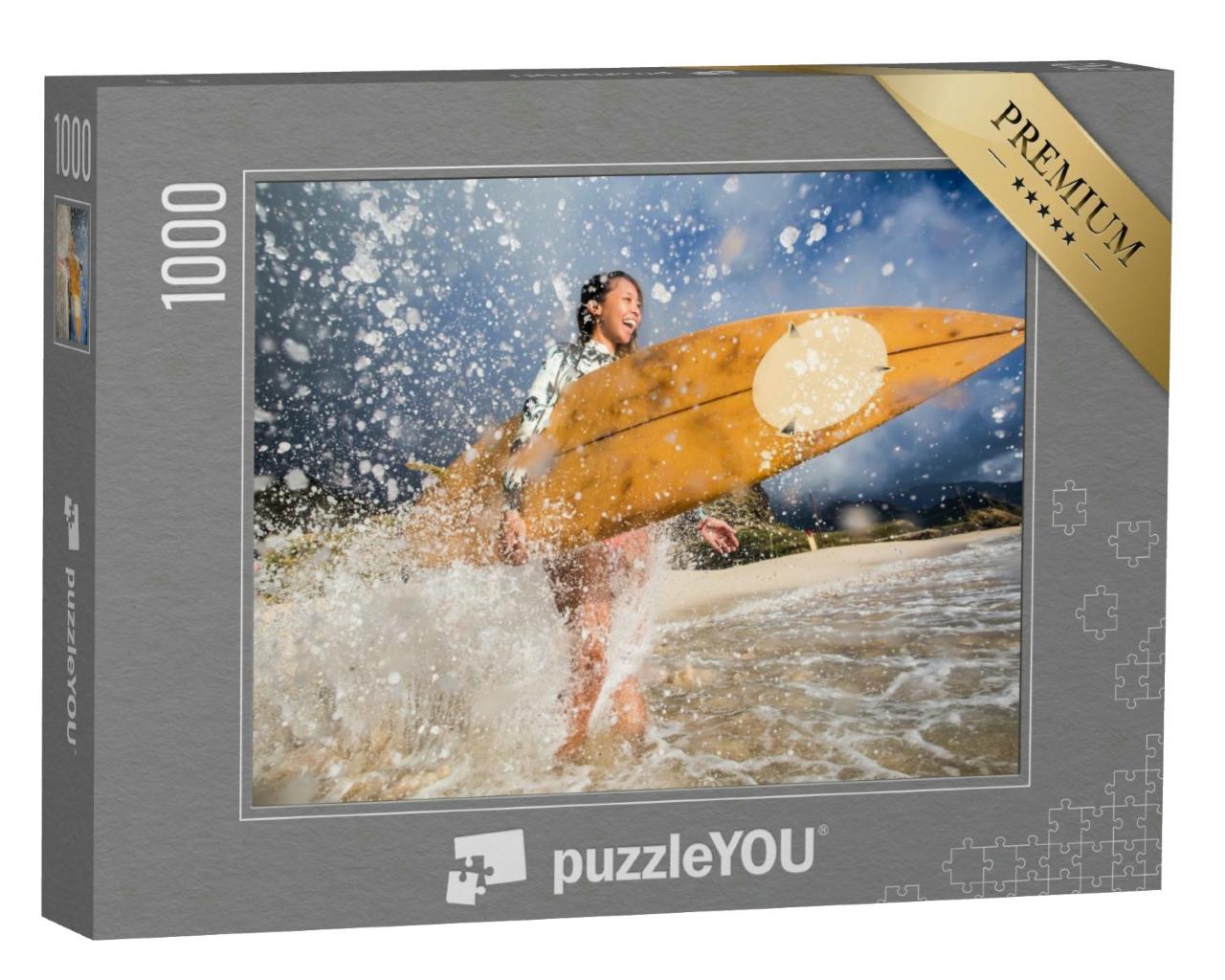 Puzzle 1000 Teile „Surfing: Mädchen am Strand“
