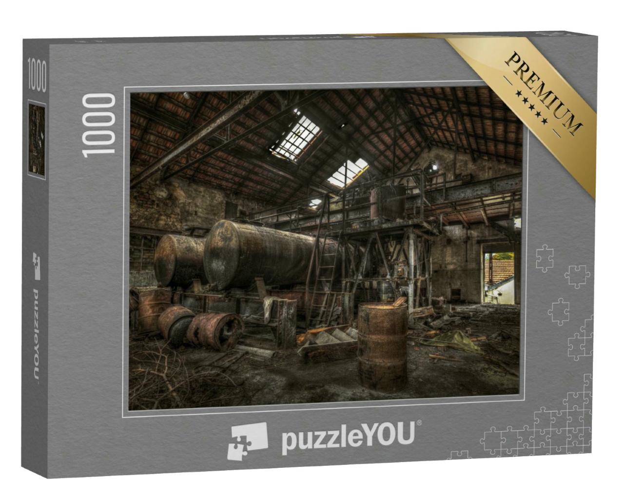 Puzzle 1000 Teile „Verrostete Zisternen und Fässer in einer verlassenen Fabrik“