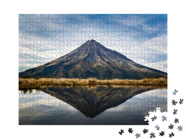 Puzzle 1000 Teile „Perfekte Reflektion des Vulkans Taranaki auf der Nordinsel Neuseelands“