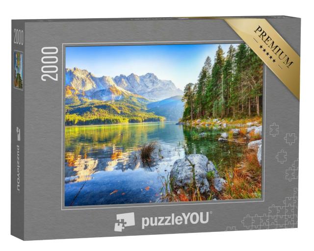 Puzzle 2000 Teile „Eibsee vor dem Gipfel der Zugspitze im Herbstlist, Bayern, Deutschland“