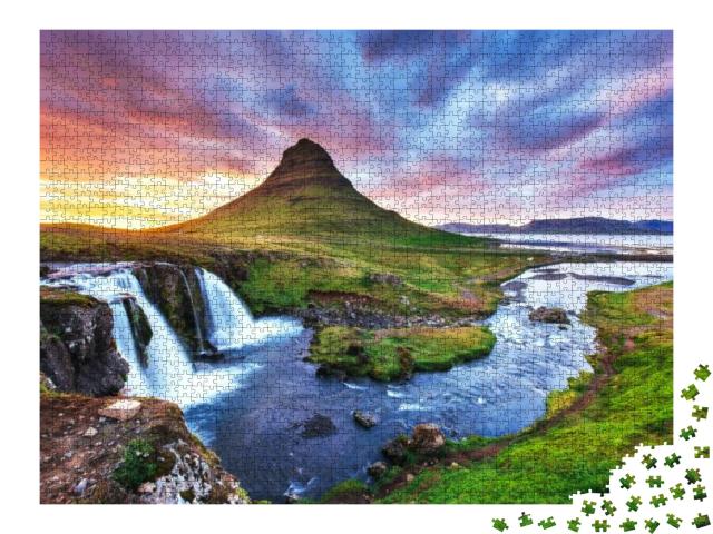 Puzzle 2000 Teile „Sonnenuntergang am Berg Kirkjufell, Island“
