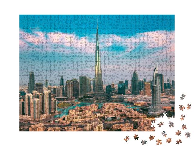 Puzzle 1000 Teile „Skyline des Stadtzentrums von Dubai mit Wolkenkratzern bei Sonnenaufgang“