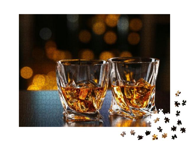 Puzzle 1000 Teile „Gläser mit Whiskey auf einem Tisch “