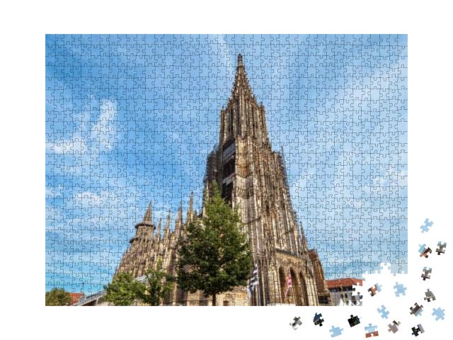 Puzzle 1000 Teile „Das Ulmer Münster als mittelalterliche Touristenattraktion “