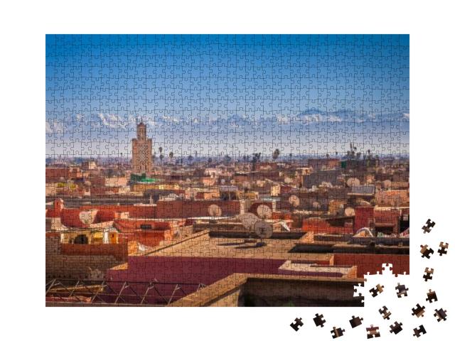 Puzzle 1000 Teile „Panoramablick auf Marrakesch und das schneebedeckte Atlasgebirge, Marokko“
