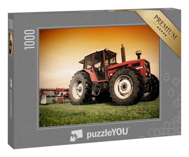 Puzzle 1000 Teile „Alter roter Traktor auf der Wiese bei Mäharbeiten“