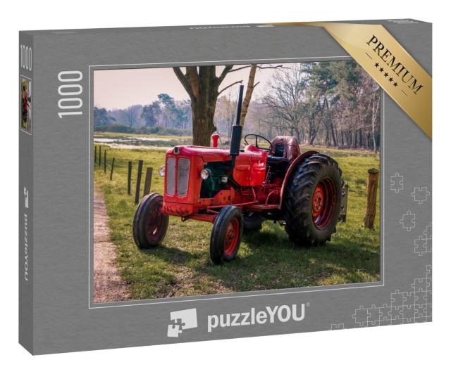 Puzzle 1000 Teile „Roter Oldtimer-Traktor in Drenthe bei Havelte“