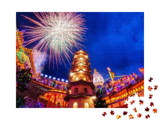 Puzzle 1000 Teile „Feuerwerk über dem Kek Lok Si Tempel, Malaysien“