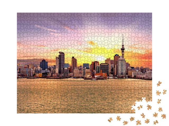Puzzle 1000 Teile „Skyline im goldenen Sonnenuntergang, Auckland, Neuseeland“