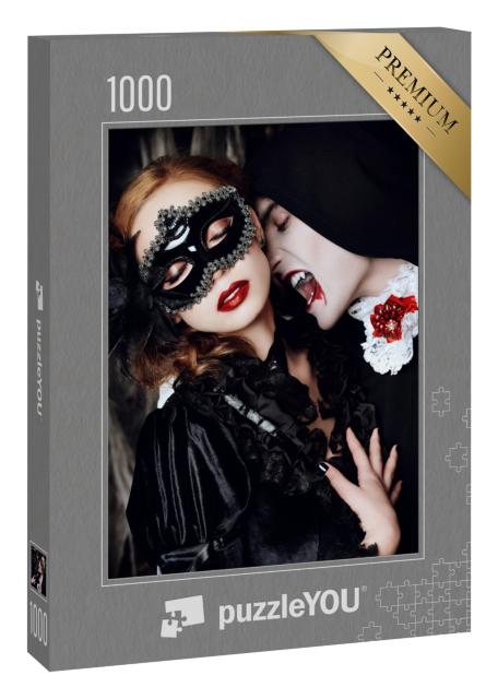 Puzzle 1000 Teile „Ein Vampir in mittelalterlicher Kleidung beißt eine junge Frau“