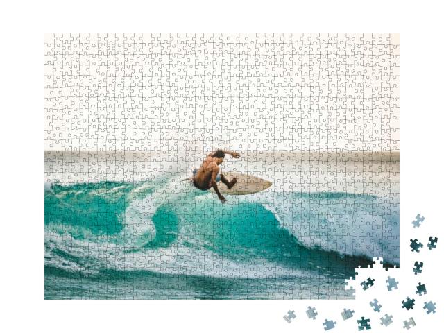 Puzzle 1000 Teile „Professioneller Surfer in Bali, Indonesien“