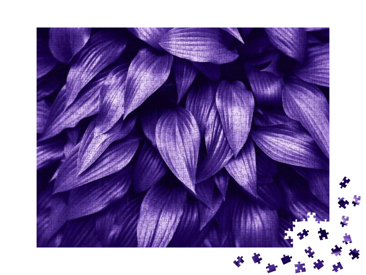 Puzzle 1000 Teile „Im UV-Licht wirken grüne Blätter intensiv violett“