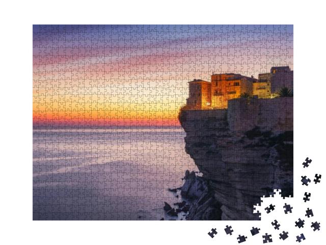 Puzzle 1000 Teile „Sonnenuntergang über der Stadt Bonifacio, Insel Korsika, Frankreich“