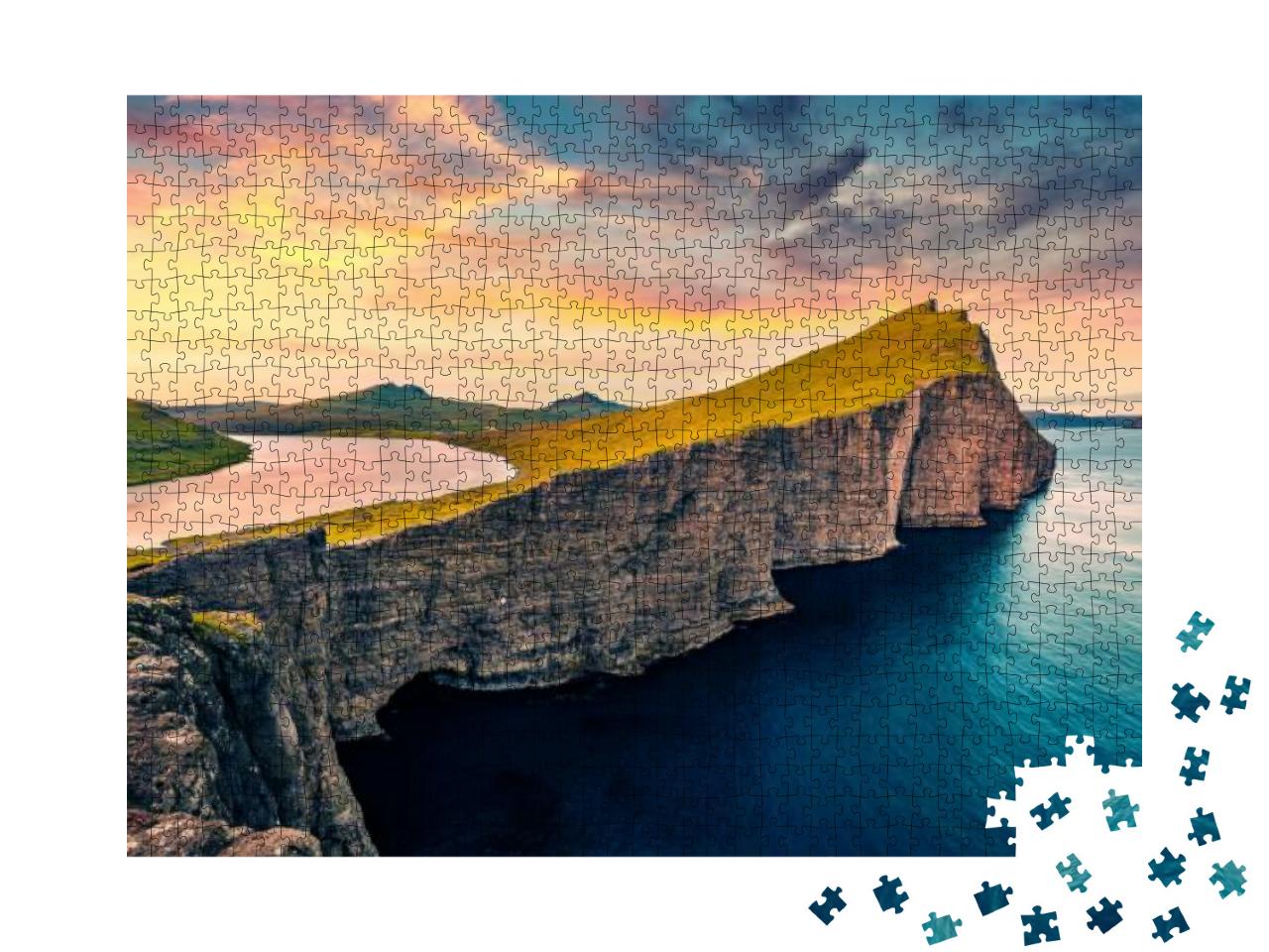 Puzzle 1000 Teile „Luftbild vom Sorvagstaner See am Morgen (Färöer Inseln)“