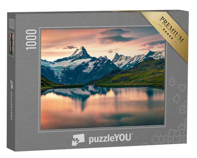 Puzzle 1000 Teile „Sonnenaufgang über dem Schreckhorn und Wetterhorn-Gipfel, Schweiz“