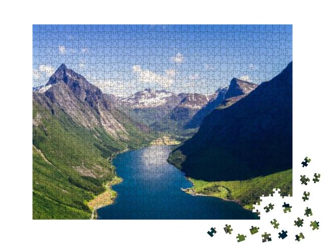 Puzzle 1000 Teile „Panoramablick auf den Geirangerfjord, Norwegen“